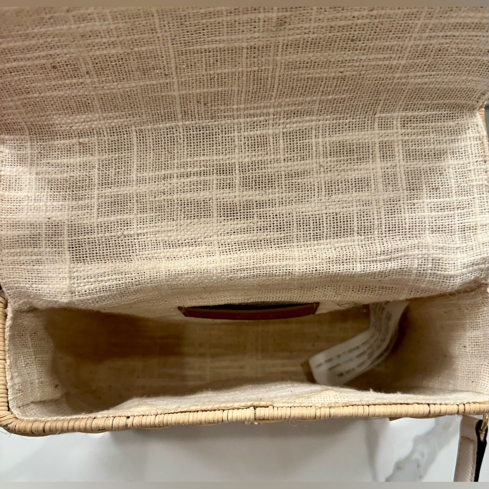 Zara Trafaluc - Woven Basket Purse, Lined in Neutral Linen - Leather Strap - EUC - Picture 3 of 12